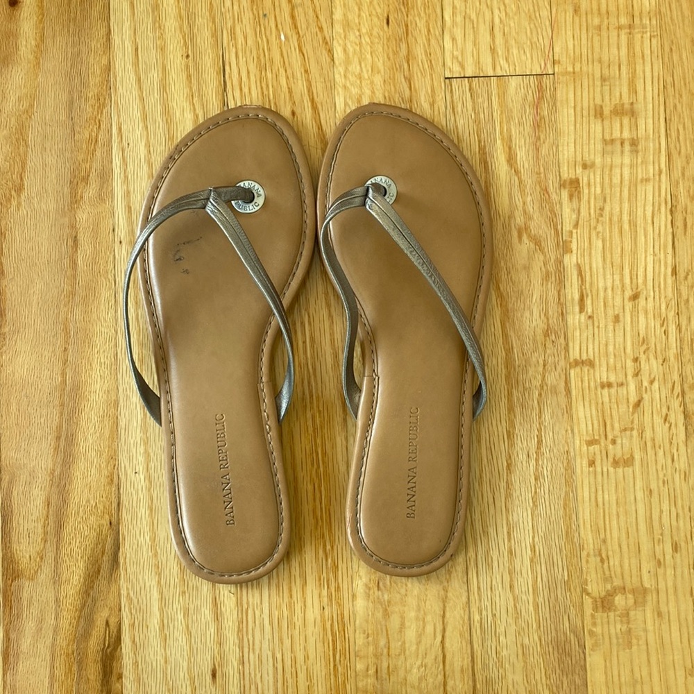 Banana Republic Flip Flops